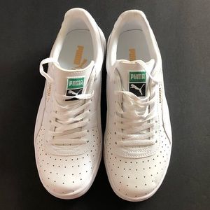 White Leather Puma junior size 4.5